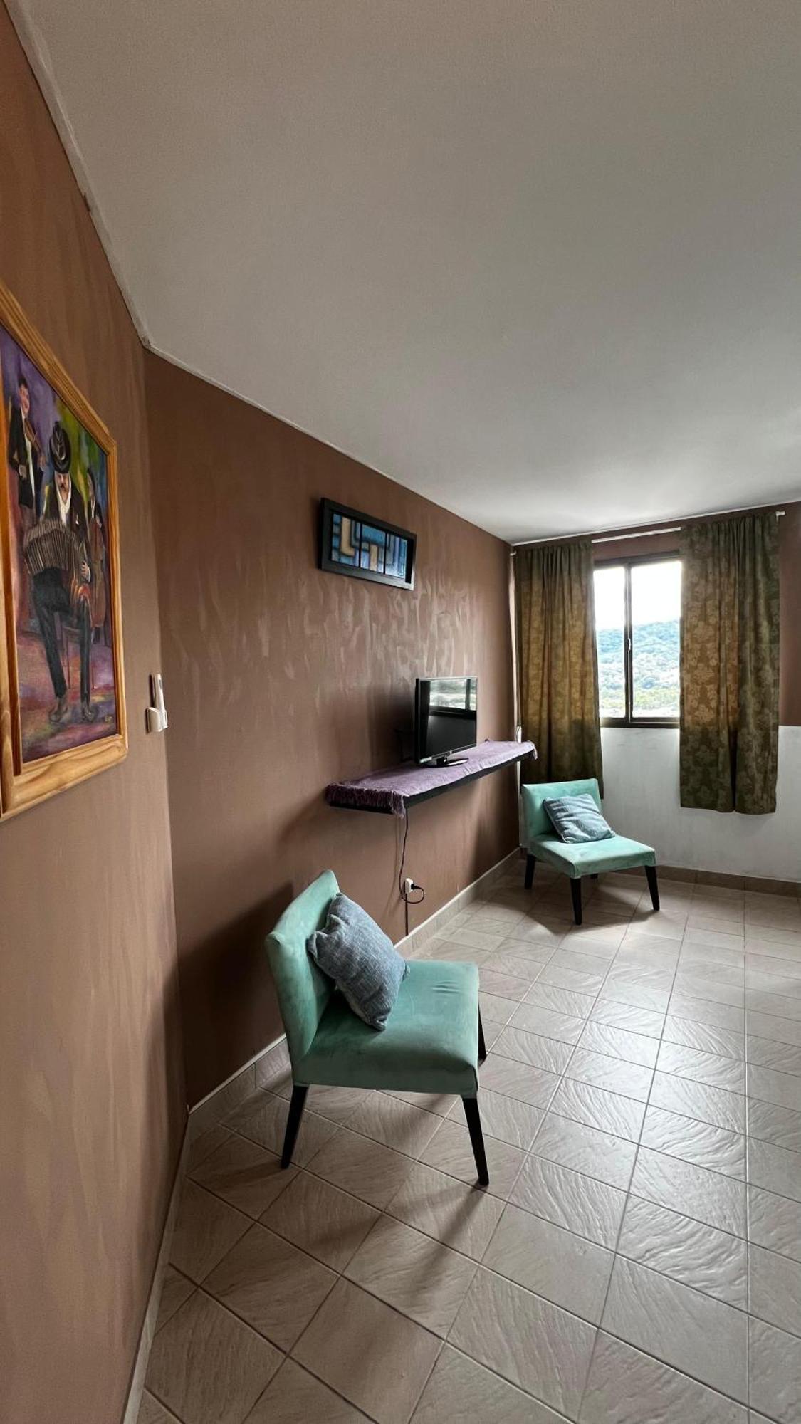 Apartotel Office Central Сан-Сальвадор-де-Жужуй Экстерьер фото